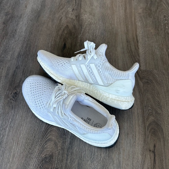 adidas Shoes - ADIDAS Ultraboost Shoes in White US 6.5